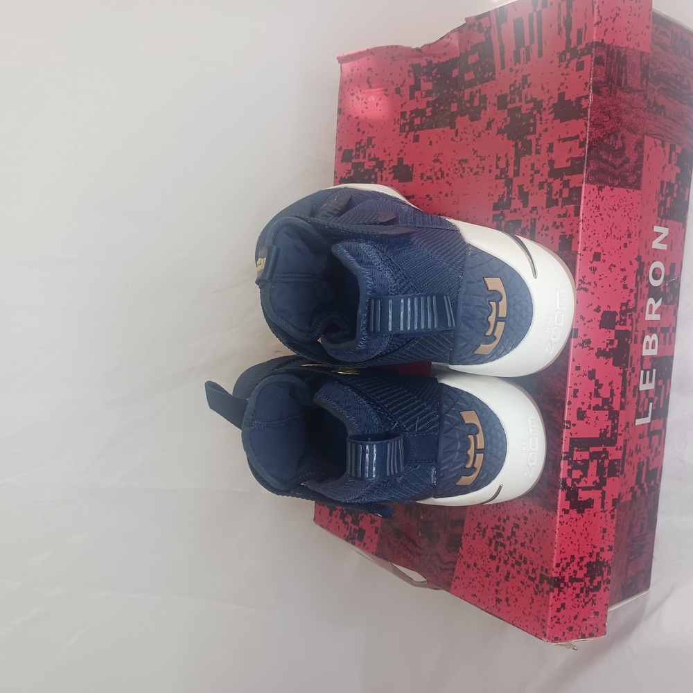 Nike LeBron Soldier 11  Basketball Shoes NEW - Picture 4 of 8